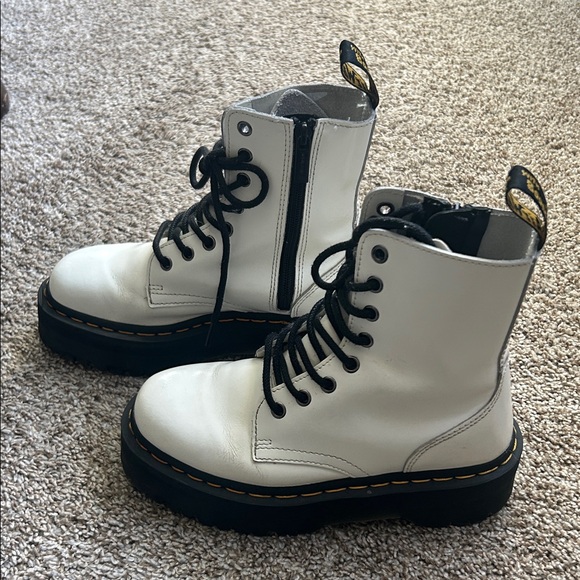 Dr. Martens: Stylish White Platform Boots - Picture 5 of 10